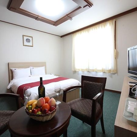 Tongyeong Tourist Hotel Exterior foto